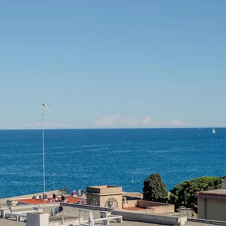 Apartment High Standing With Incredible Old And Sea Views *