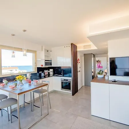 High Standing With Incredible Old And Sea Views * Antibes