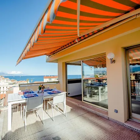 Apartment High Standing With Incredible Old And Sea Views *