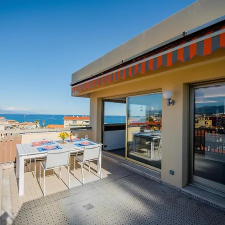 Апартаменты High Standing With Incredible Old And Sea Views *