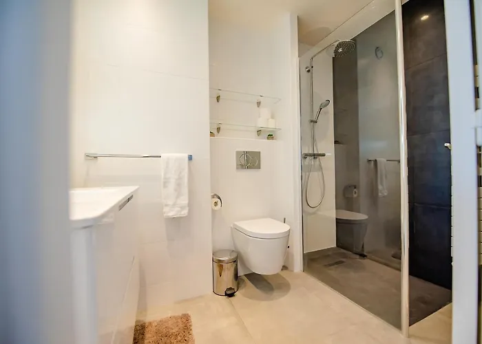 Апартаменти High Standing With Incredible Old And Sea Views *