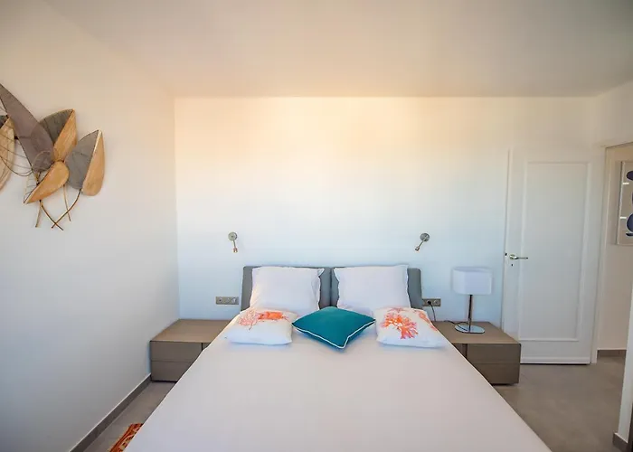 High Standing With Incredible Old And Sea Views Апартаменти *