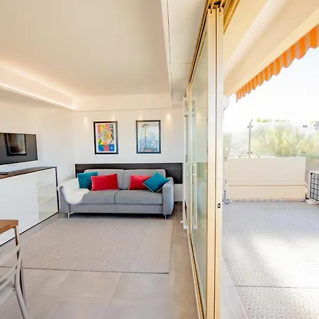 High Standing With Incredible Old And Sea Views Appartement Antibes