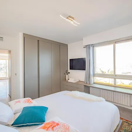 High Standing With Incredible Old And Sea Views Antibes