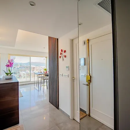 High Standing With Incredible Old And Sea Views Appartement Antibes