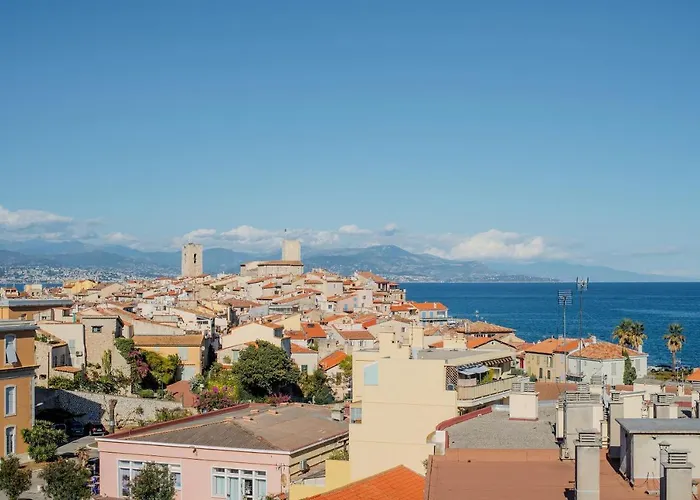 High Standing With Incredible Old And Sea Views Αντίμπ