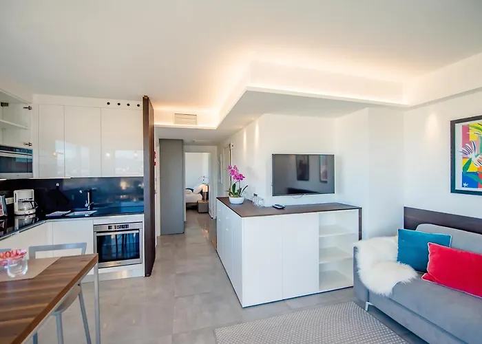 High Standing With Incredible Old And Sea Views Antibes