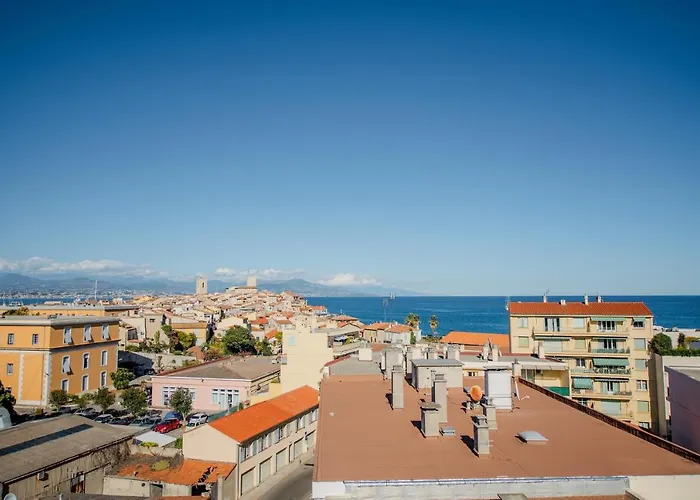 High Standing With Incredible Old And Sea Views Αντίμπ