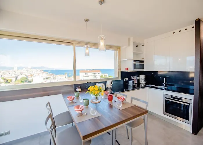 Διαμέρισμα High Standing With Incredible Old And Sea Views Αντίμπ