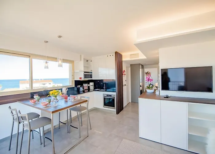 High Standing With Incredible Old And Sea Views * Antibes