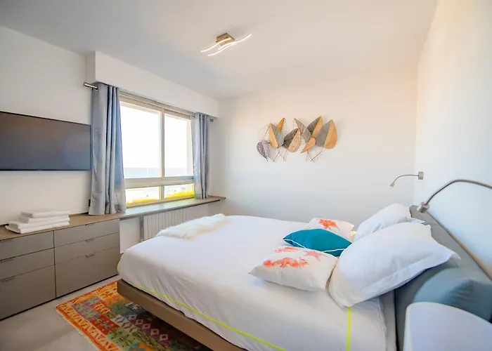 High Standing With Incredible Old And Sea Views Antibes