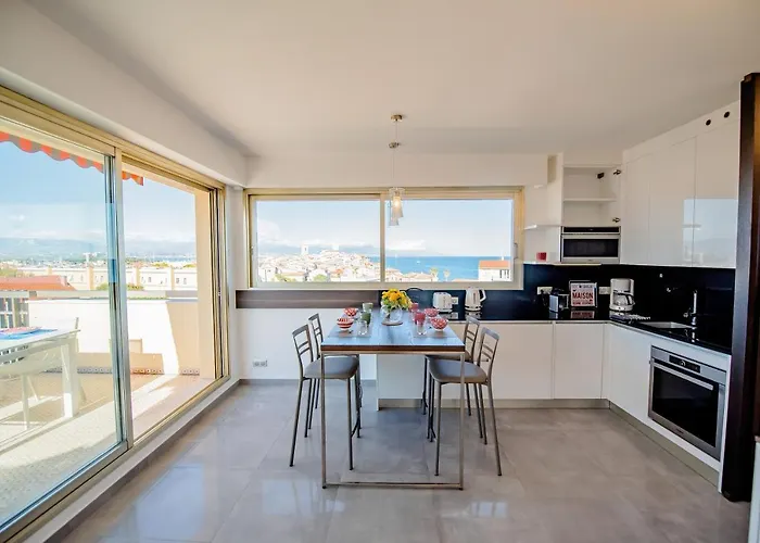 High Standing With Incredible Old And Sea Views Antibes