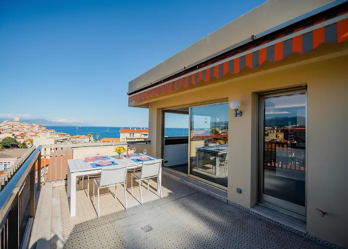 Διαμέρισμα High Standing With Incredible Old And Sea Views *